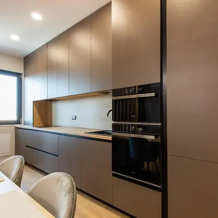 Elegant 2 Bedroom Retreat Bucarest Esterno foto