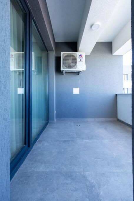 דירה Elegant 2 Bedroom Retreat