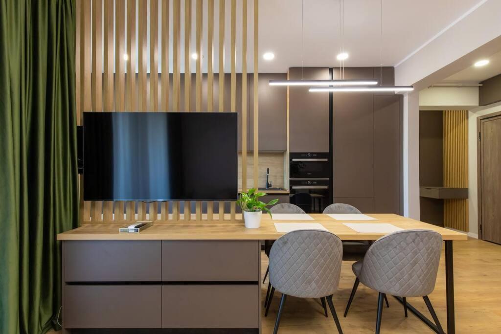 Elegant 2 Bedroom Retreat Bucarest