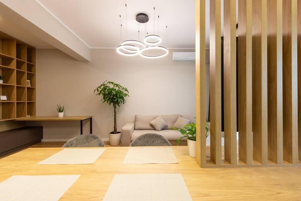 Elegant 2 Bedroom Retreat דירה *